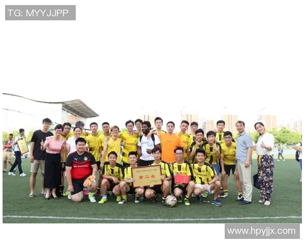 在绿茵场上舞动的爱恋与梦想交织的功夫足球情书